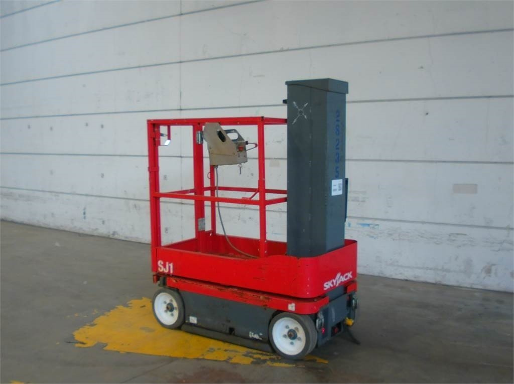 SkyJack SJ16 - Torņa pacēlājs: foto 2 SkyJack SJ16 - Torņa pacēlājs: foto 2