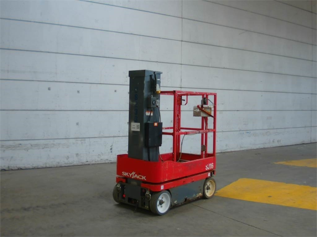 SkyJack SJ16 - Torņa pacēlājs: foto 3 SkyJack SJ16 - Torņa pacēlājs: foto 3