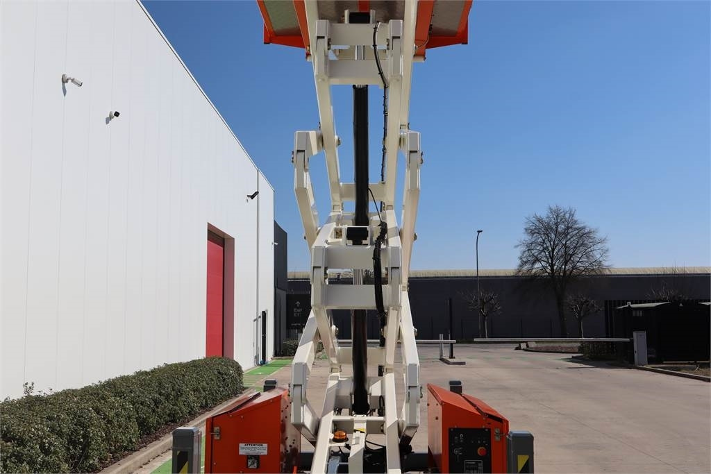 Šķērveida pacēlājs Snorkel S3370RTE: foto 8