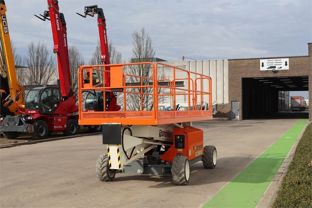 Snorkel SL30RTE - Šķērveida pacēlājs: foto 4 Snorkel SL30RTE - Šķērveida pacēlājs: foto 4