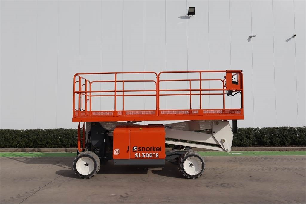 Snorkel SL30RTE - Šķērveida pacēlājs: foto 1 Snorkel SL30RTE - Šķērveida pacēlājs: foto 1