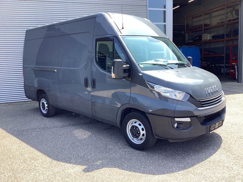 Iveco Daily 35S18V 3.0 180 pk ZF Aut. L2H2 352 EXPORT ONLY 3.5t Trekverm./ Gev.stoel/ Climate/ Camera/ Cruise/ Trekhaak - Kravas mikroautobuss: foto 1 Iveco Daily 35S18V 3.0 180 pk ZF Aut. L2H2 352 EXPORT ONLY 3.5t Trekverm./ Gev.stoel/ Climate/ Camera/ Cruise/ Trekhaak - Kravas mikroautobuss: foto 1