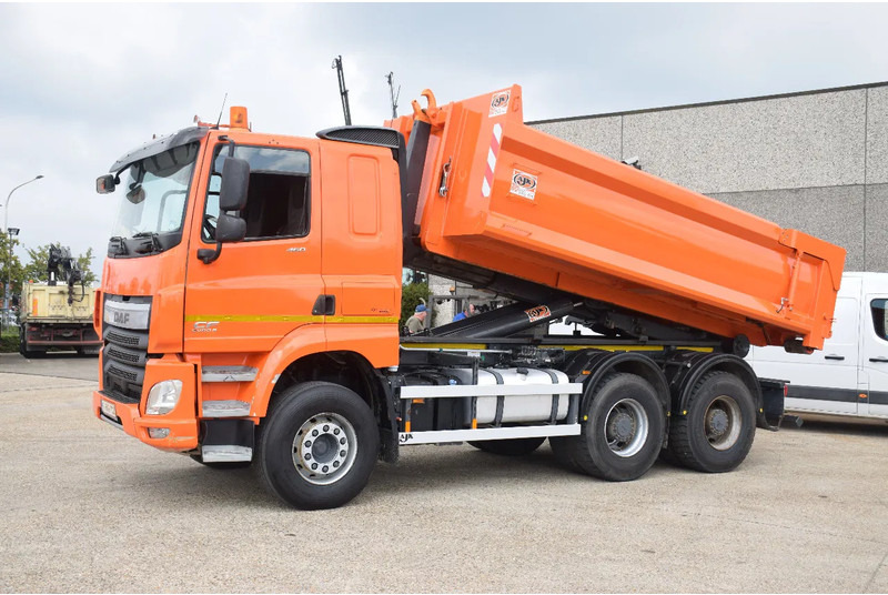 DAF CF 460 - Pacēlājs ar āķi: foto 1 DAF CF 460 - Pacēlājs ar āķi: foto 1