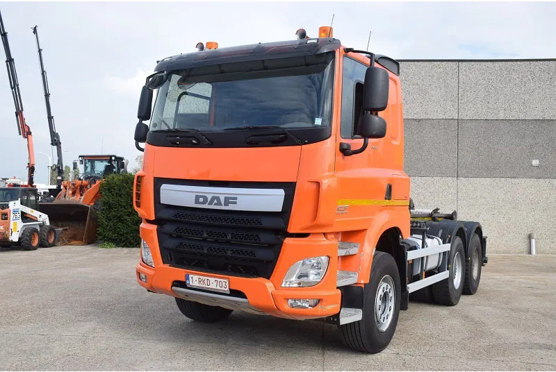 DAF CF 460 - Pacēlājs ar āķi: foto 2 DAF CF 460 - Pacēlājs ar āķi: foto 2