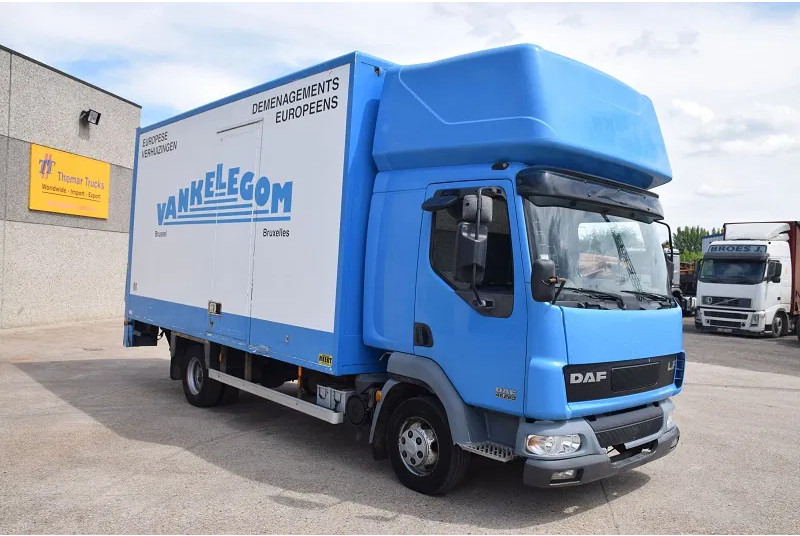 DAF LF 220 LF45 220 - Kravas automašīna ar slēgto virsbūvi: foto 4 DAF LF 220 LF45 220 - Kravas automašīna ar slēgto virsbūvi: foto 4