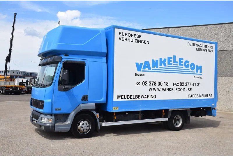 DAF LF 220 LF45 220 - Kravas automašīna ar slēgto virsbūvi: foto 2 DAF LF 220 LF45 220 - Kravas automašīna ar slēgto virsbūvi: foto 2