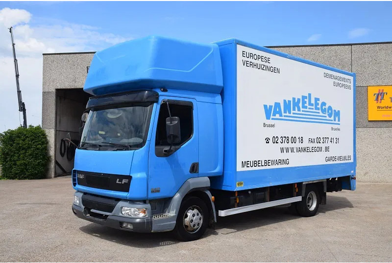 DAF LF 220 LF45 220 - Kravas automašīna ar slēgto virsbūvi: foto 1 DAF LF 220 LF45 220 - Kravas automašīna ar slēgto virsbūvi: foto 1
