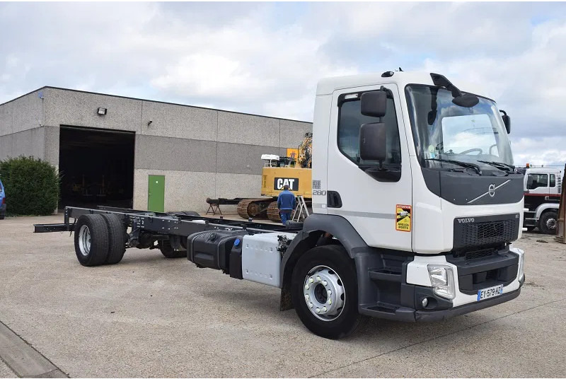 Diversen Volvo FL280 - Šasija kravas automašīna: foto 1 Diversen Volvo FL280 - Šasija kravas automašīna: foto 1