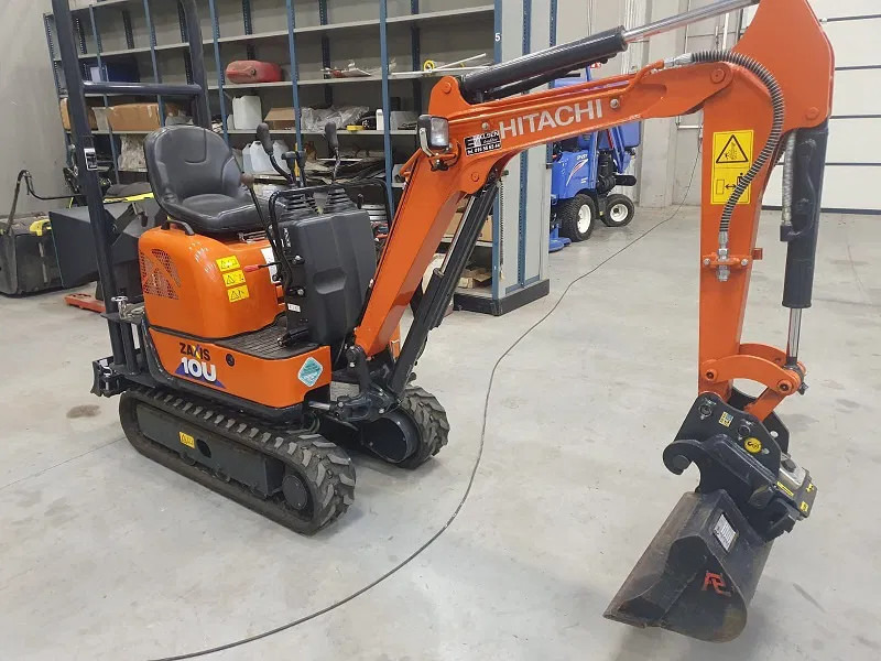 Hitachi ZX10U - 6 serie - 33 working hours - - Mini-ekskavators: foto 1 Hitachi ZX10U - 6 serie - 33 working hours - - Mini-ekskavators: foto 1