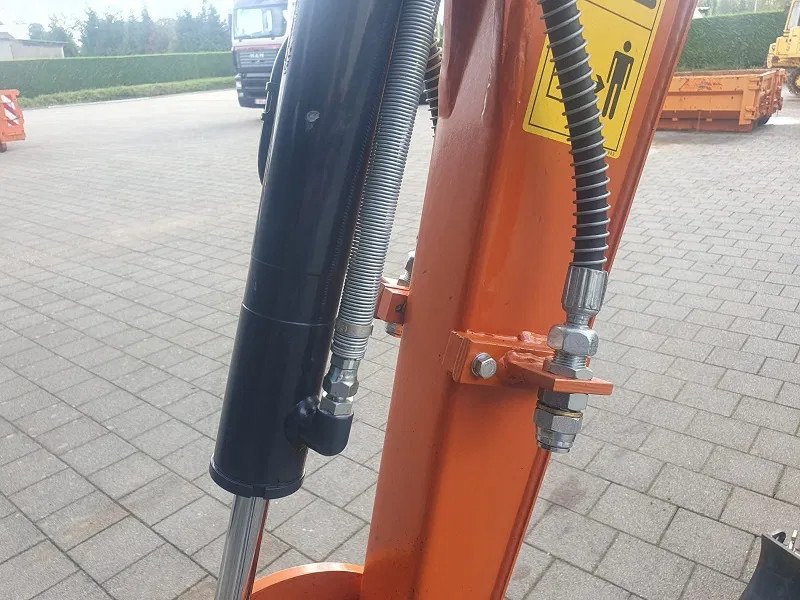 Mini-ekskavators Hitachi ZX10U - 6 serie - 33 working hours -: foto 8