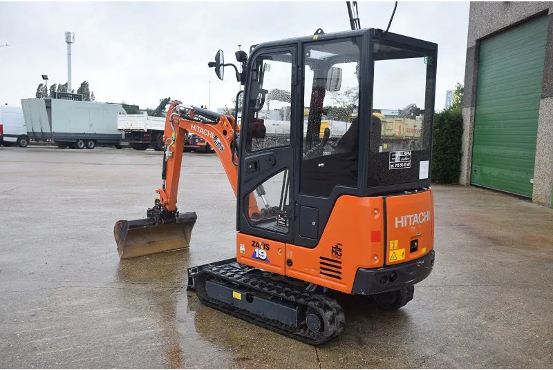 Hitachi ZX19.6 CR - Mini-ekskavators: foto 3 Hitachi ZX19.6 CR - Mini-ekskavators: foto 3