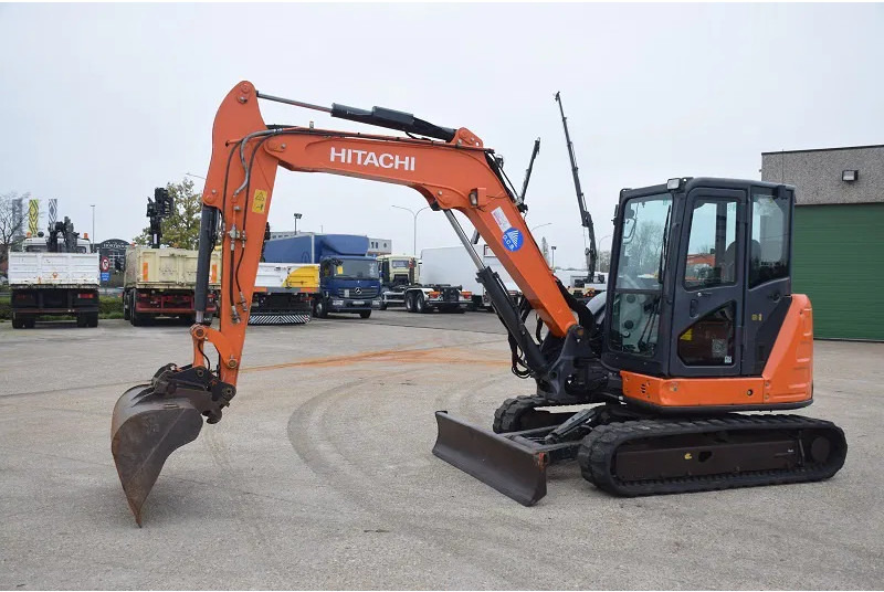 Hitachi ZX65 USB -5 A CLR - Kāpurķēžu ekskavators: foto 4 Hitachi ZX65 USB -5 A CLR - Kāpurķēžu ekskavators: foto 4