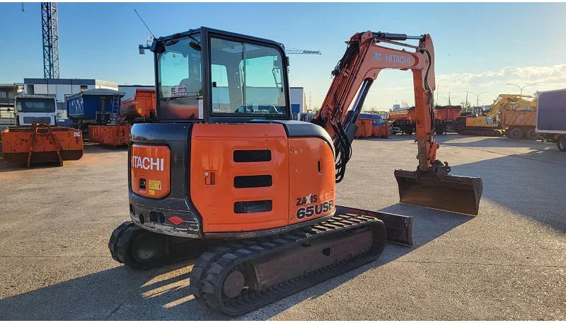 Hitachi ZX65USB-5A CLR - Kāpurķēžu ekskavators: foto 4 Hitachi ZX65USB-5A CLR - Kāpurķēžu ekskavators: foto 4