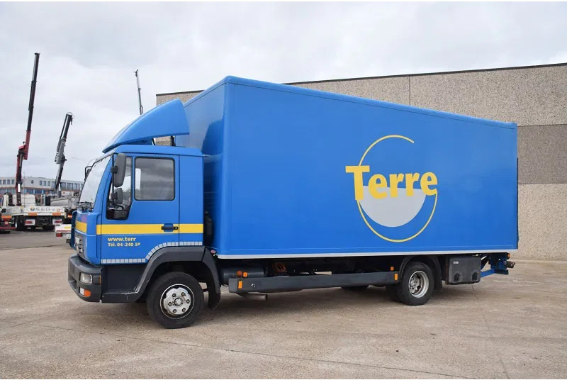 MAN L2000 - Kravas automašīna ar slēgto virsbūvi: foto 3 MAN L2000 - Kravas automašīna ar slēgto virsbūvi: foto 3