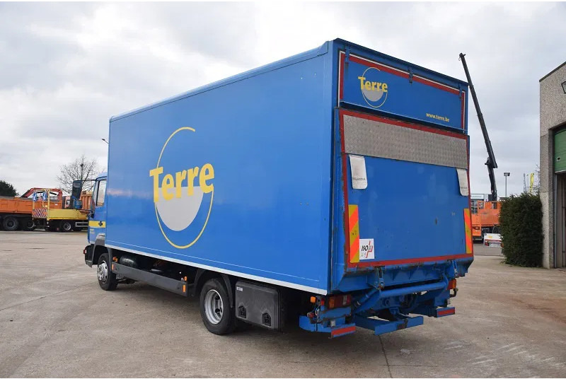 MAN L2000 - Kravas automašīna ar slēgto virsbūvi: foto 4 MAN L2000 - Kravas automašīna ar slēgto virsbūvi: foto 4