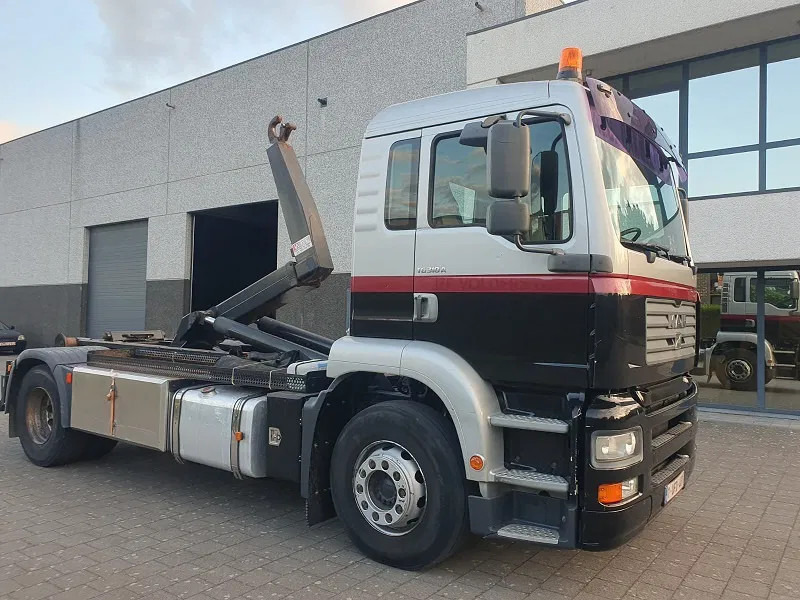 MAN TG 310 A - Pacēlājs ar āķi: foto 1 MAN TG 310 A - Pacēlājs ar āķi: foto 1