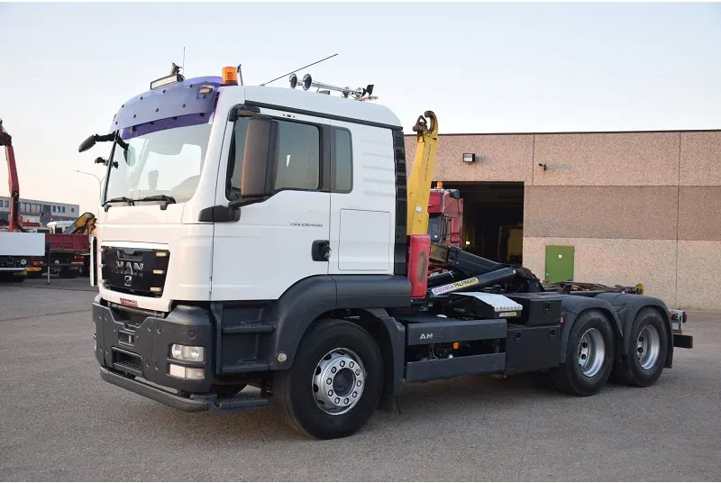 MAN TGS 26.400 - Pacēlājs ar āķi: foto 2 MAN TGS 26.400 - Pacēlājs ar āķi: foto 2