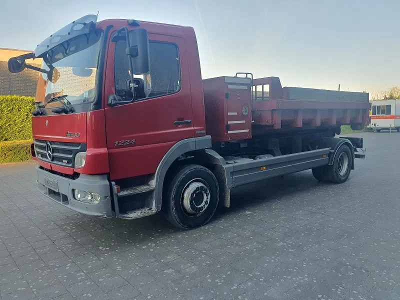 Mercedes-Benz Atego 1224 - Pacēlājs ar āķi: foto 4 Mercedes-Benz Atego 1224 - Pacēlājs ar āķi: foto 4