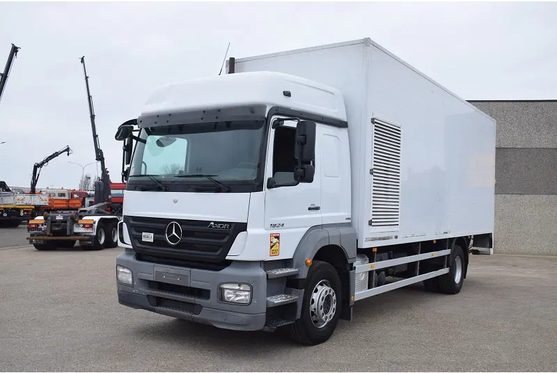 Mercedes-Benz Axor 1824 - Kravas automašīna ar slēgto virsbūvi: foto 2 Mercedes-Benz Axor 1824 - Kravas automašīna ar slēgto virsbūvi: foto 2