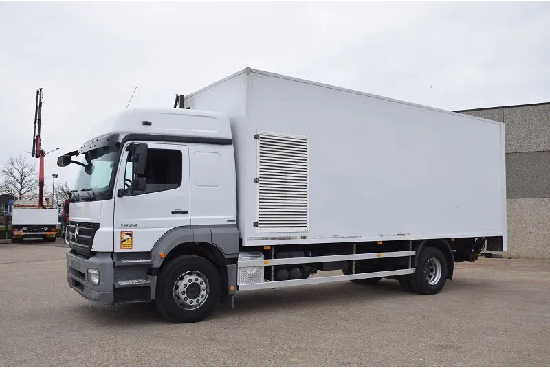 Mercedes-Benz Axor 1824 - Kravas automašīna ar slēgto virsbūvi: foto 3 Mercedes-Benz Axor 1824 - Kravas automašīna ar slēgto virsbūvi: foto 3