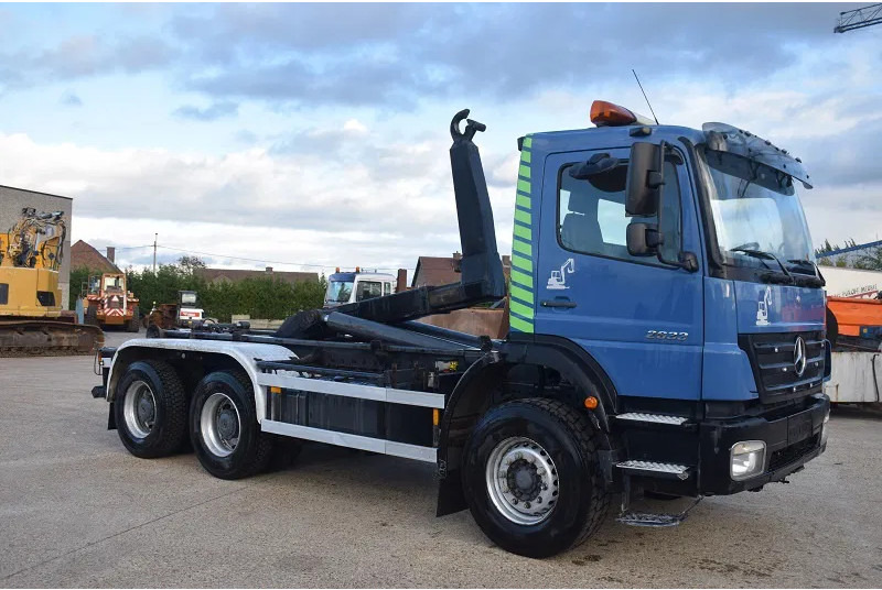 Mercedes-Benz Axor 2633 - Pacēlājs ar āķi: foto 5 Mercedes-Benz Axor 2633 - Pacēlājs ar āķi: foto 5