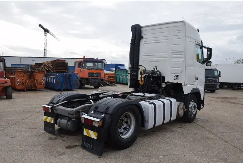 Volvo FH 12.420 - Vilcējs: foto 4 Volvo FH 12.420 - Vilcējs: foto 4