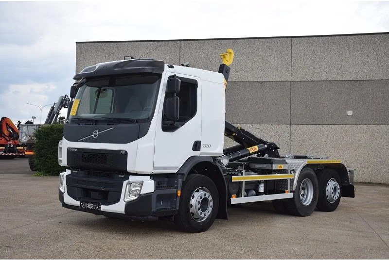 Volvo FE 320 - Pacēlājs ar āķi: foto 2 Volvo FE 320 - Pacēlājs ar āķi: foto 2