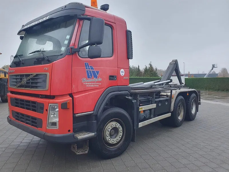 Volvo FM 400 - Pacēlājs ar āķi: foto 2 Volvo FM 400 - Pacēlājs ar āķi: foto 2