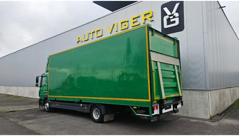 Mercedes-Benz Atego 1018 *L*Achteruitrijcamera*Automaat*Airco*Dhollandia Laadbrug*7149cm - Kravas automašīna: foto 2 Mercedes-Benz Atego 1018 *L*Achteruitrijcamera*Automaat*Airco*Dhollandia Laadbrug*7149cm - Kravas automašīna: foto 2