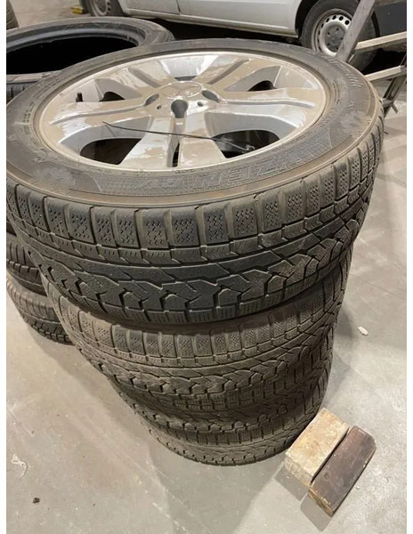 Kumho Kumho banden met Mercedes velgen 255/50 R19 107V - Riepas un diski - Vieglā automašīna: foto 1 Kumho Kumho banden met Mercedes velgen 255/50 R19 107V - Riepas un diski - Vieglā automašīna: foto 1