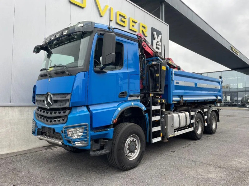 Mercedes-Benz Arocs 3342 *6x6*meegestuurd as*2zijdige kipper*Airco*Bluetooth - Kravas automašīna pašizgāzējs, Kravas auto ar manipulatoru: foto 1 Mercedes-Benz Arocs 3342 *6x6*meegestuurd as*2zijdige kipper*Airco*Bluetooth - Kravas automašīna pašizgāzējs, Kravas auto ar manipulatoru: foto 1