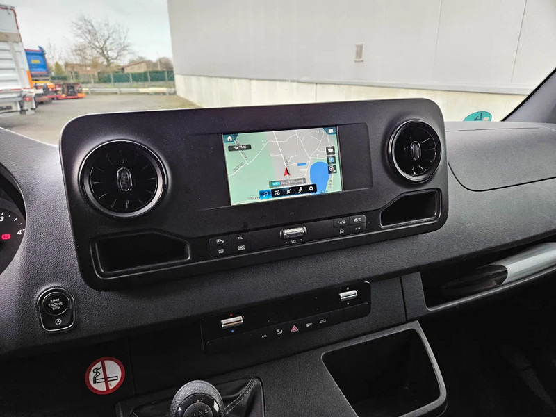 Mercedes-Benz Sprinter 317 CDI*L2H2*360°CAMERA*TEMPOMAT*NAVIGATIE*STOELVERWARMING* - Kravas mikroautobuss: foto 5 Mercedes-Benz Sprinter 317 CDI*L2H2*360°CAMERA*TEMPOMAT*NAVIGATIE*STOELVERWARMING* - Kravas mikroautobuss: foto 5