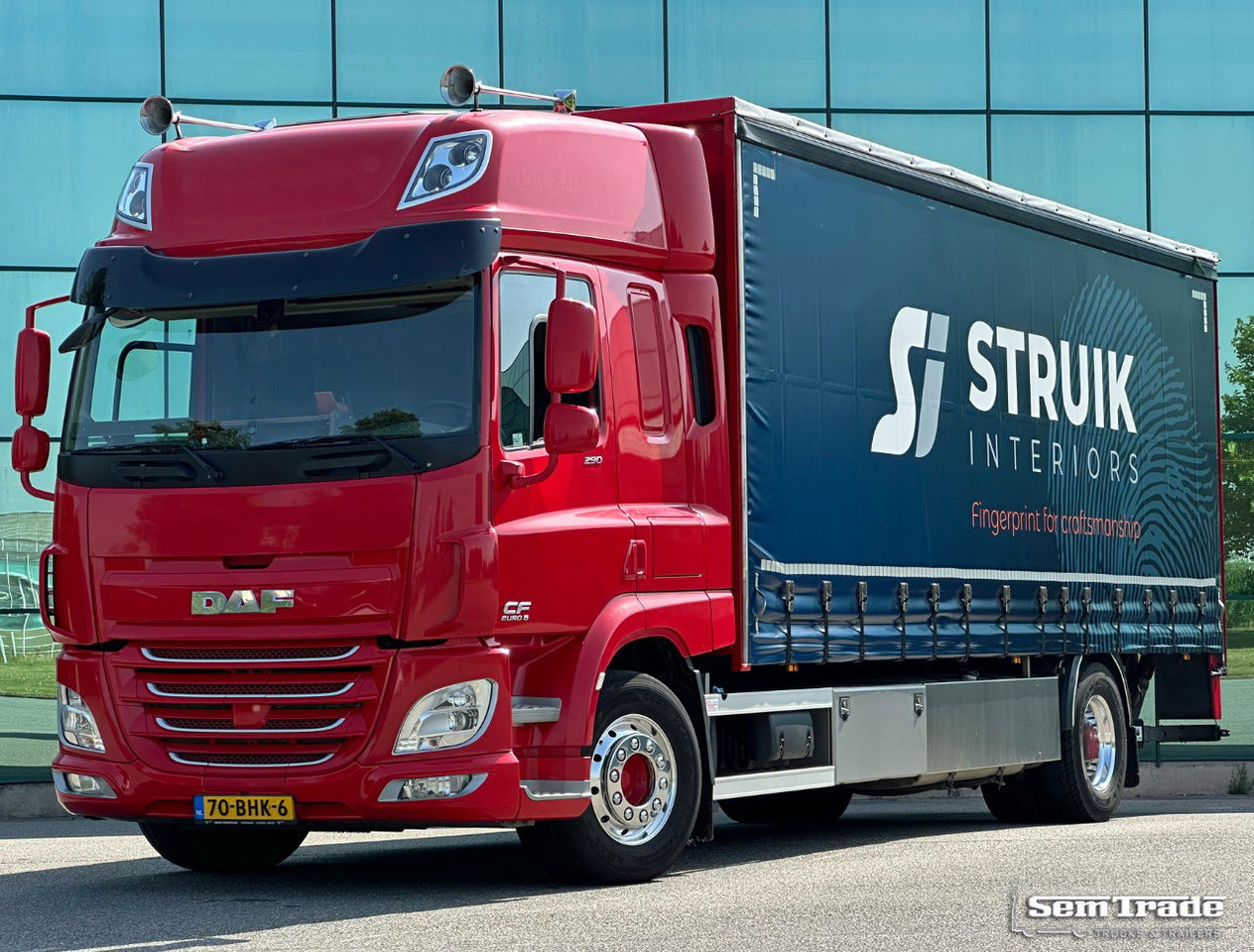DAF CF 290 FA Space CAB Hardhouten Vloer 2500 KG Klep Nieuw Staat - Kravas automašīna ar slēgto virsbūvi: foto 1 DAF CF 290 FA Space CAB Hardhouten Vloer 2500 KG Klep Nieuw Staat - Kravas automašīna ar slēgto virsbūvi: foto 1