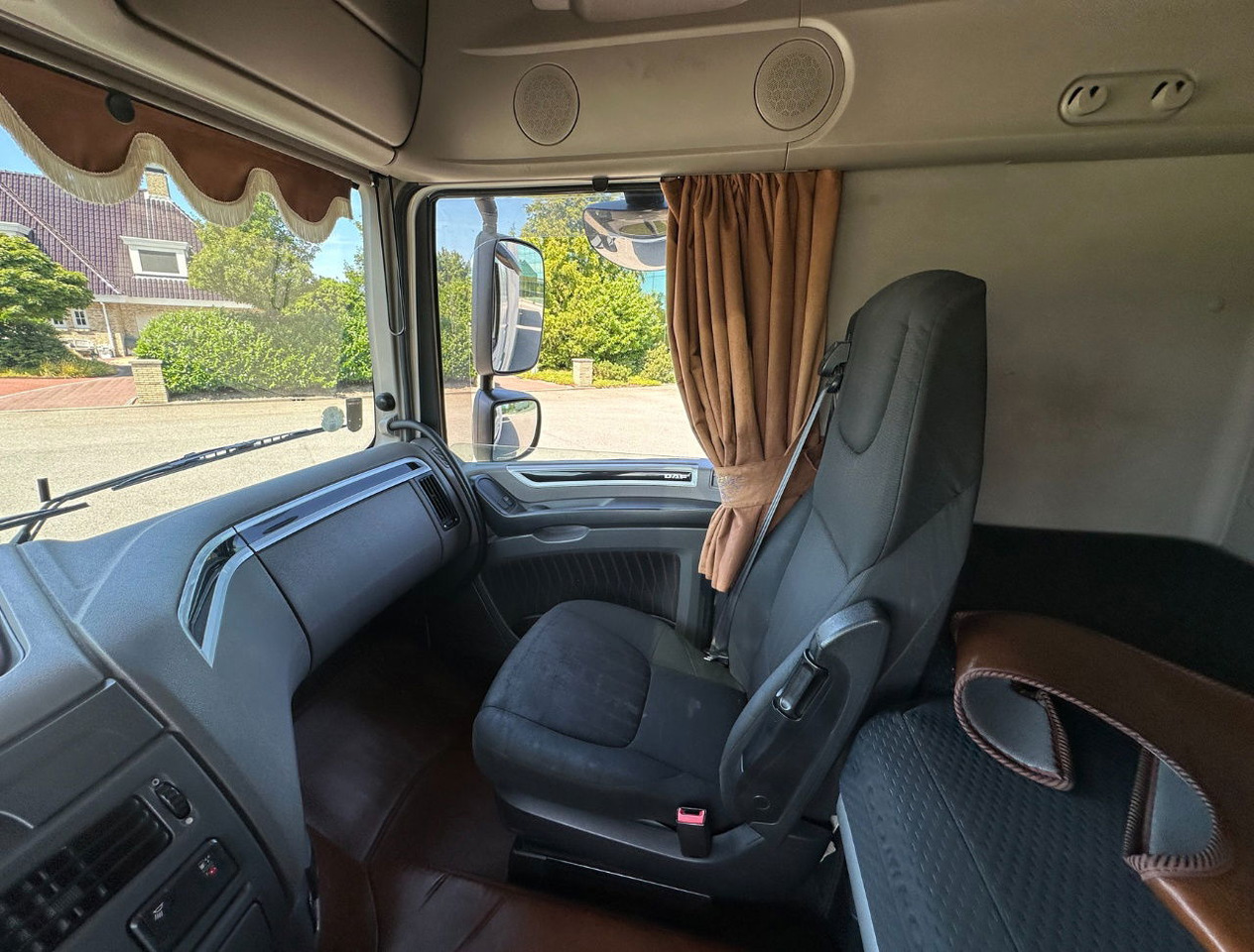 Kravas automašīna refrižerators DAF XF 480 FAR SSC 2x Tail Lift 50 CC Trolleys Carrier TRS Iceland Super Condition NL-Combi: foto 28