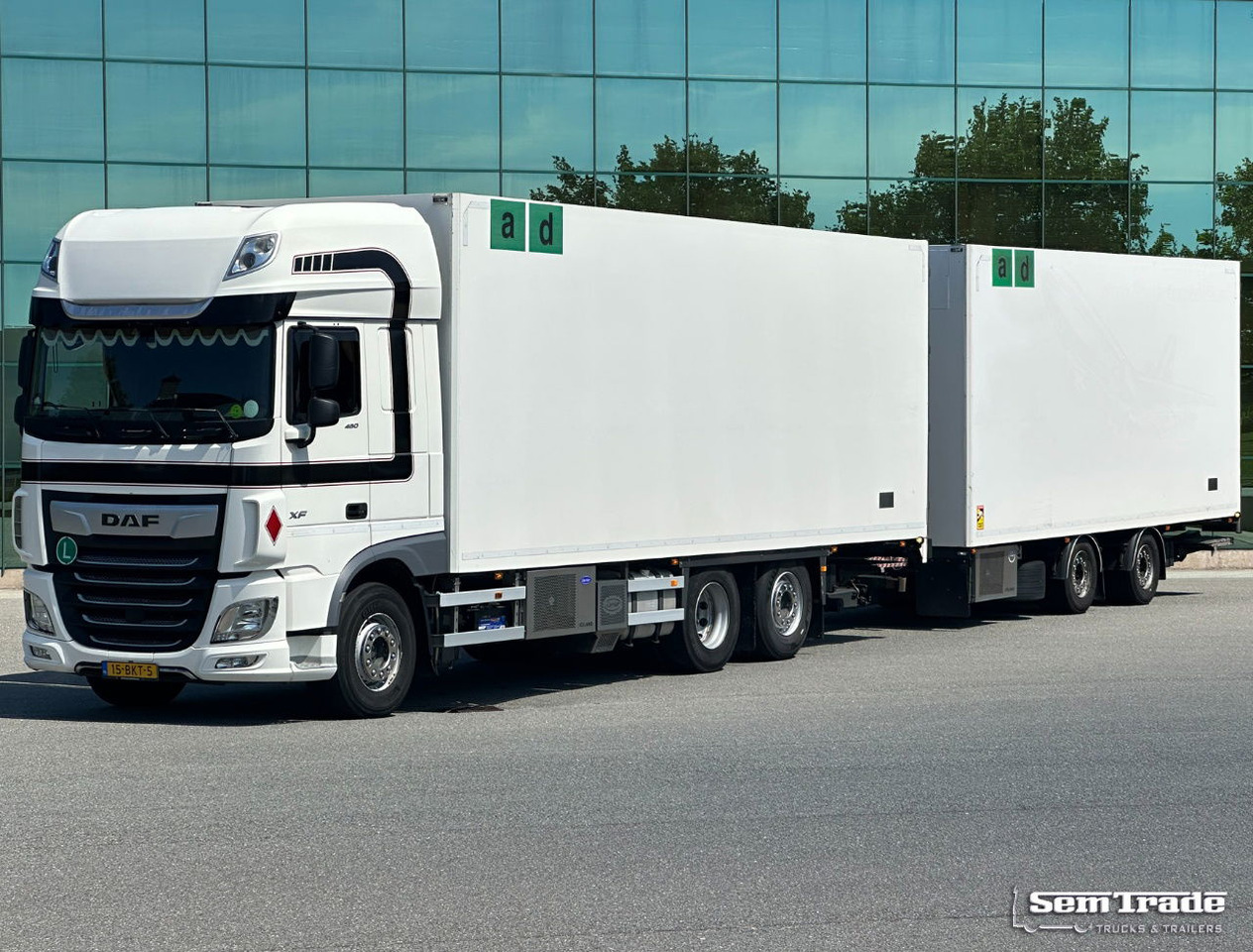 DAF XF 480 FAR SSC 2x Tail Lift 50 CC Trolleys Carrier TRS Iceland Super Condition NL-Combi - Kravas automašīna refrižerators: foto 1 DAF XF 480 FAR SSC 2x Tail Lift 50 CC Trolleys Carrier TRS Iceland Super Condition NL-Combi - Kravas automašīna refrižerators: foto 1