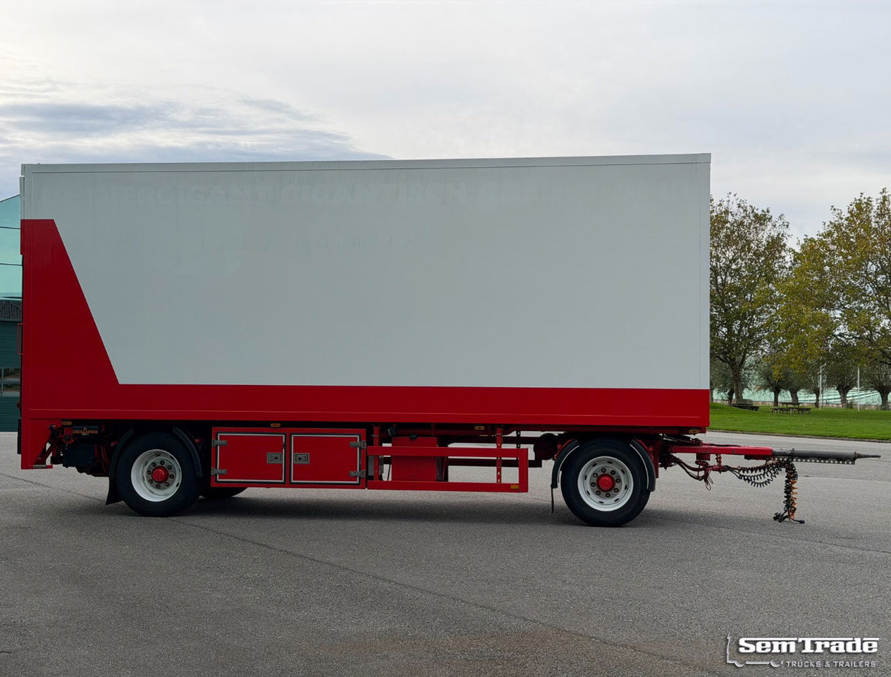 Heiwo Chassis + Isolated BOX 770x250x270 Inside Tail Lift Super Condition - Piekabe slēgtā virsbūve: foto 5 Heiwo Chassis + Isolated BOX 770x250x270 Inside Tail Lift Super Condition - Piekabe slēgtā virsbūve: foto 5