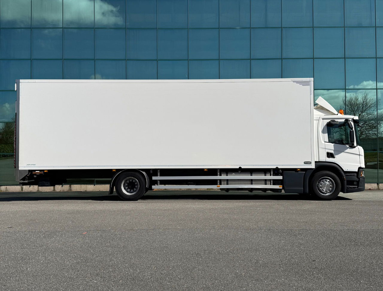 Scania P320 Heiwo 16 Karrenbak 275 CM Hoog Kachel 2.500 KG Klep Super Staat - Kravas automašīna ar slēgto virsbūvi: foto 5 Scania P320 Heiwo 16 Karrenbak 275 CM Hoog Kachel 2.500 KG Klep Super Staat - Kravas automašīna ar slēgto virsbūvi: foto 5