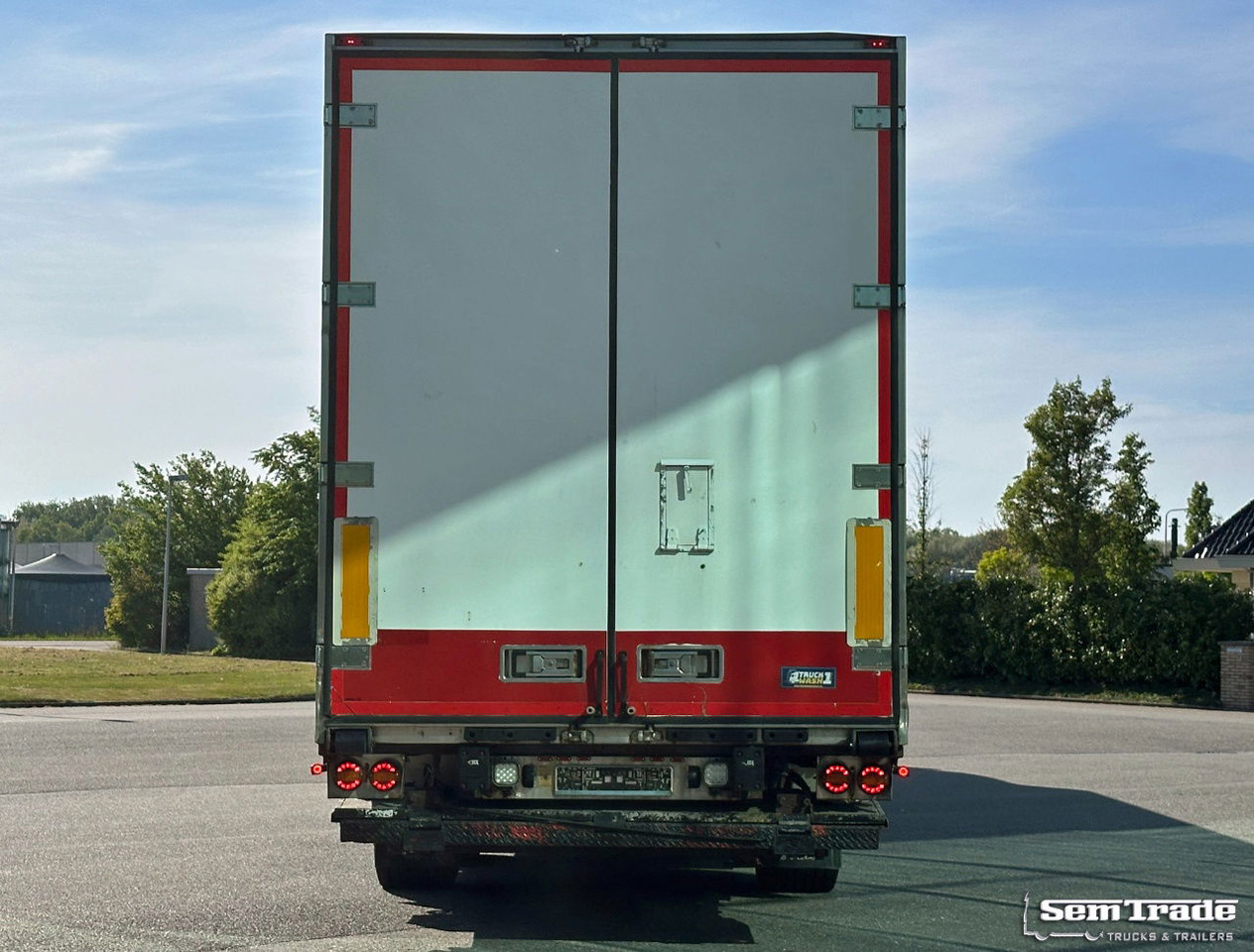 Scania R580 V8 6X2 Euro 6 Retarder Full AIR Full Options Combi - Kravas automašīna refrižerators: foto 4 Scania R580 V8 6X2 Euro 6 Retarder Full AIR Full Options Combi - Kravas automašīna refrižerators: foto 4