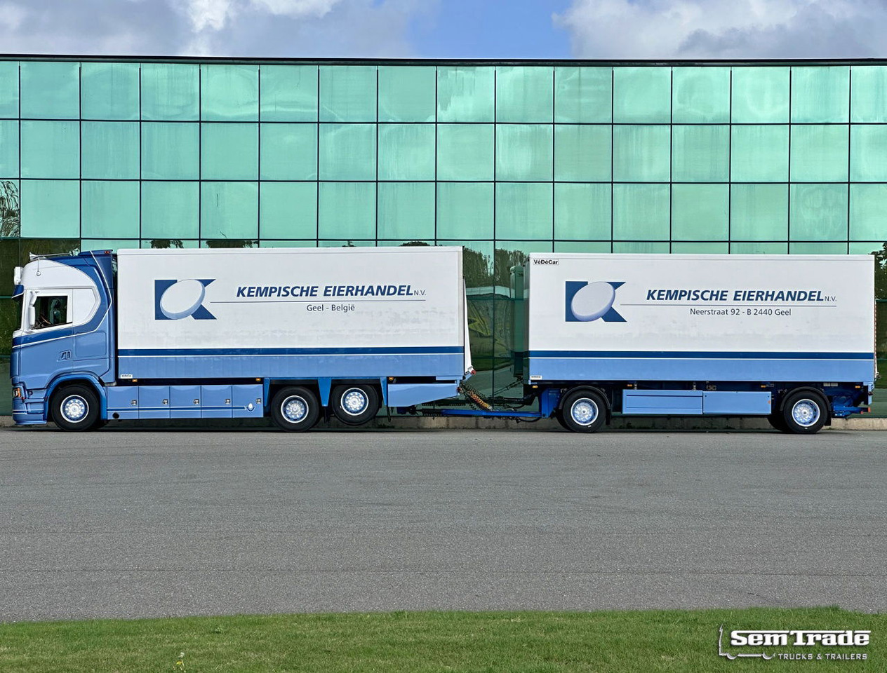 Scania S650 V8 NGS Only 193.000 KM Full Options FullY Isolated Body Special Show Truck / Combi NEW Condition - Kravas automašīna refrižerators: foto 3 Scania S650 V8 NGS Only 193.000 KM Full Options FullY Isolated Body Special Show Truck / Combi NEW Condition - Kravas automašīna refrižerators: foto 3
