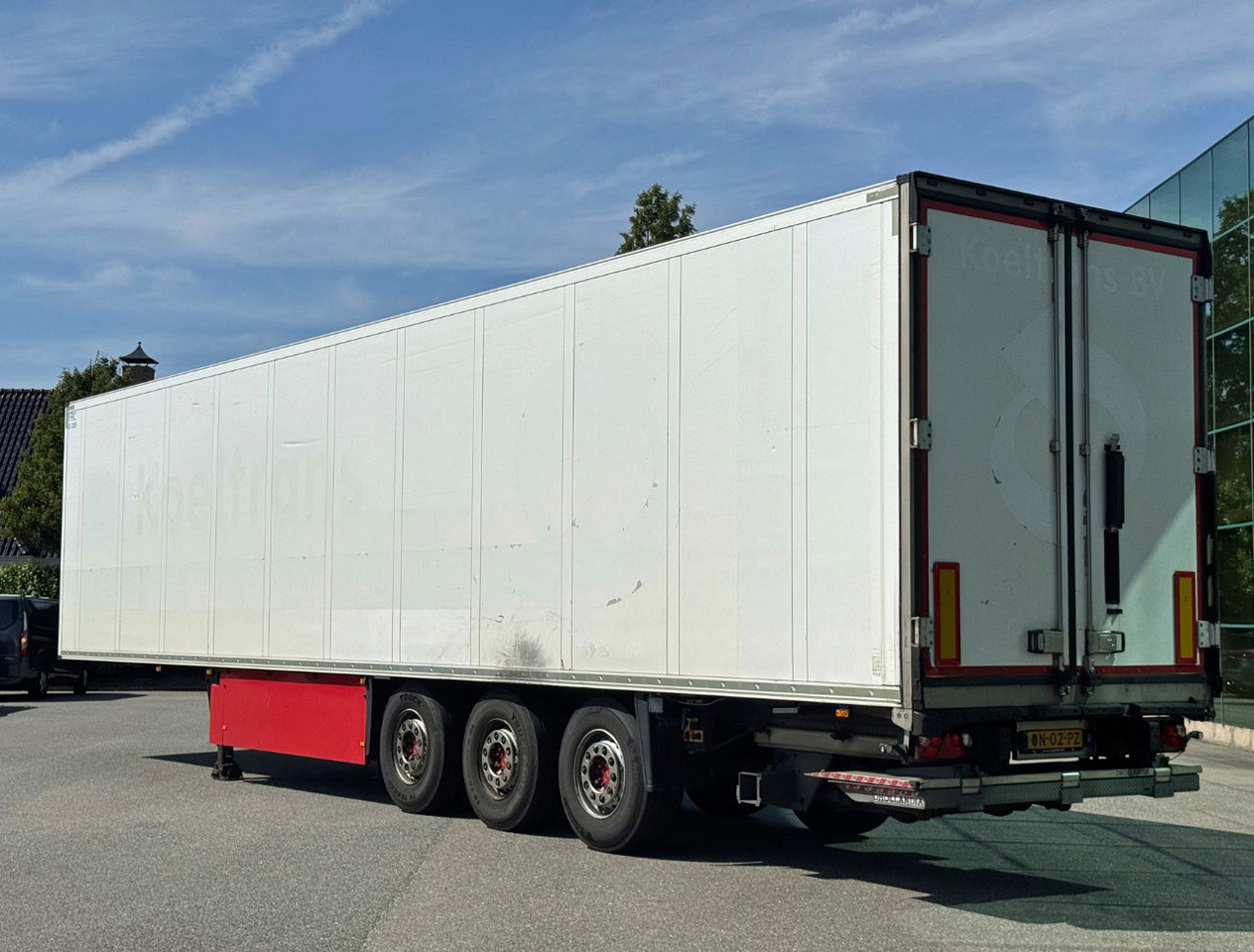 Schmitz Cargobull SCBS3B 270 CM High Flower Wide Liftaxle Tail Lift NL Trailer 6 - Puspiekabe refrižerators: foto 3 Schmitz Cargobull SCBS3B 270 CM High Flower Wide Liftaxle Tail Lift NL Trailer 6 - Puspiekabe refrižerators: foto 3