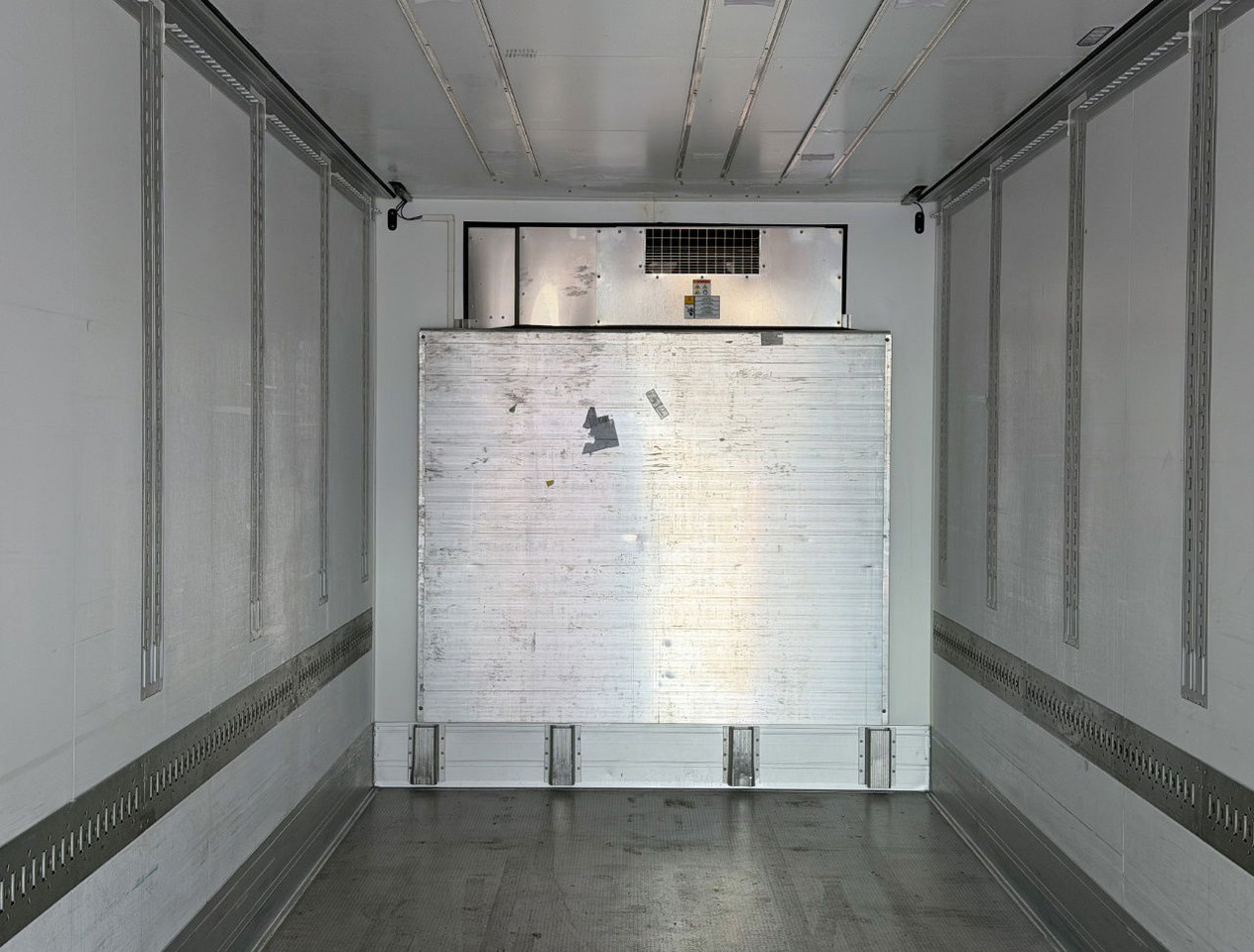 Puspiekabe refrižerators Schmitz Cargobull SCBS3B Thermo King SLXi 300 Only 502 Engine Hours Lift Axle Super Condition: foto 20