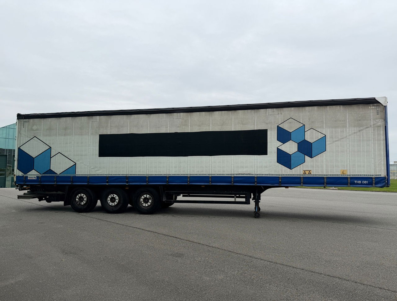 Schmitz Cargobull SCBS3T Disc Brakes Galvanised Chassis 2.000 KG Lift NL Trailer - Tenta puspiekabe: foto 5 Schmitz Cargobull SCBS3T Disc Brakes Galvanised Chassis 2.000 KG Lift NL Trailer - Tenta puspiekabe: foto 5