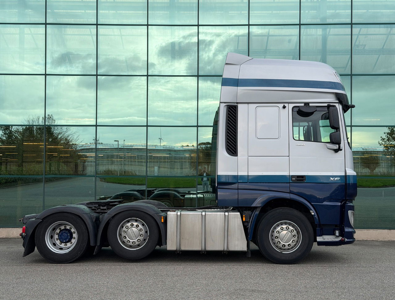 DAF XF 480 FTG SSC 6X2 PTO + Hydraulics TOP Condition NL Truck - Vilcējs: foto 4 DAF XF 480 FTG SSC 6X2 PTO + Hydraulics TOP Condition NL Truck - Vilcējs: foto 4