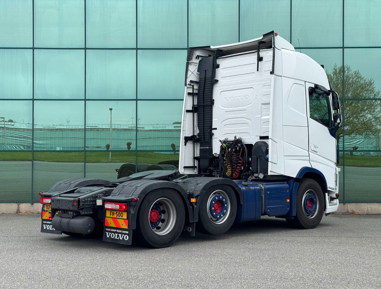 Volvo FH Globetrotter 6X2 701.000 KM Super Condition NL Truck - Vilcējs: foto 4 Volvo FH Globetrotter 6X2 701.000 KM Super Condition NL Truck - Vilcējs: foto 4
