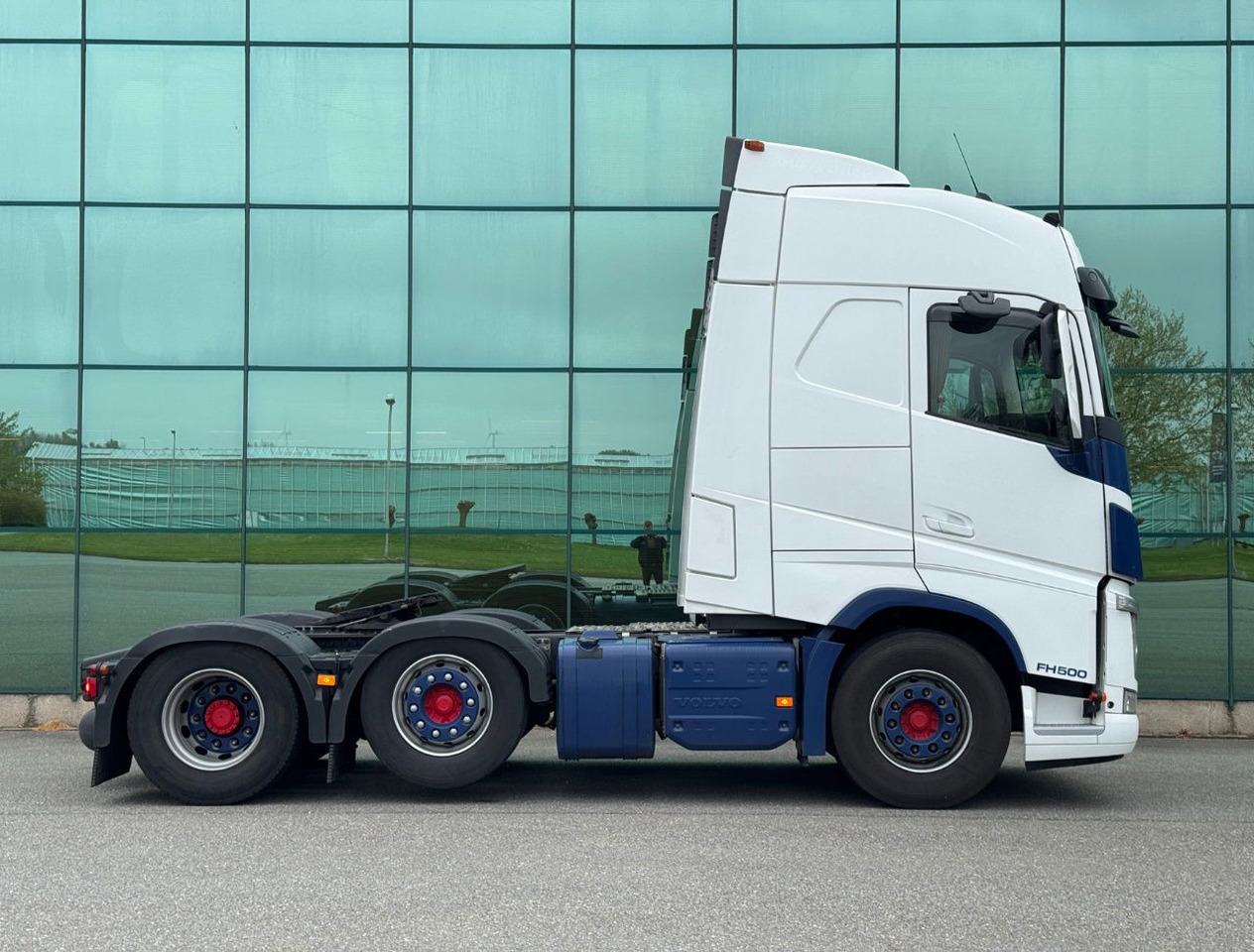 Volvo FH Globetrotter 6X2 701.000 KM Super Condition NL Truck - Vilcējs: foto 5 Volvo FH Globetrotter 6X2 701.000 KM Super Condition NL Truck - Vilcējs: foto 5