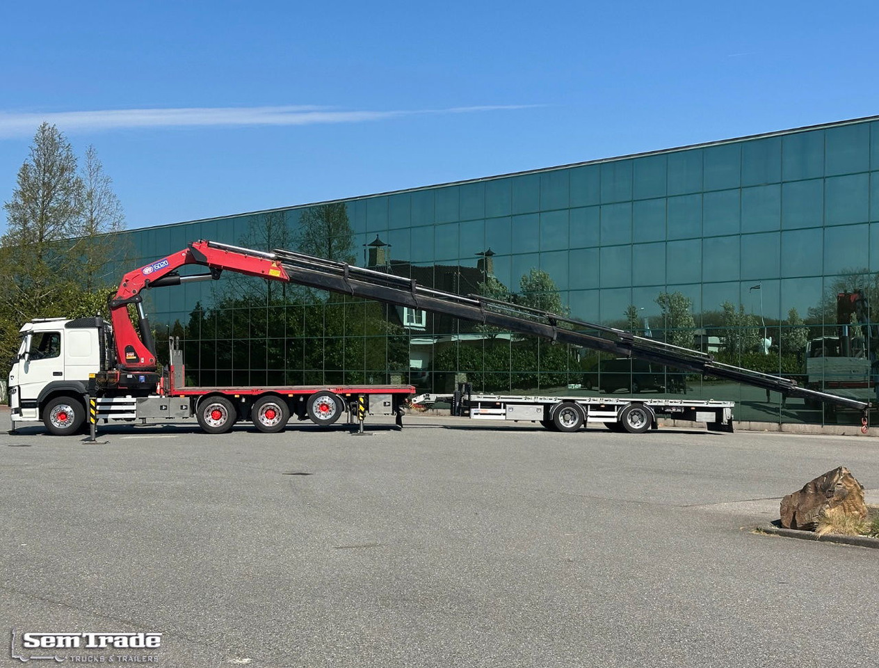 Volvo FMX 540 8X4 HMF 6020 K8 Kraan 231.000 KM + 2023 Sterk Trailer Super Condit - Kravas auto ar manipulatoru: foto 2 Volvo FMX 540 8X4 HMF 6020 K8 Kraan 231.000 KM + 2023 Sterk Trailer Super Condit - Kravas auto ar manipulatoru: foto 2