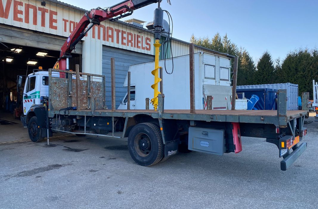 Camion tarieres Plantation Poteaux France Telecom - Bortu kravas automašīna/ Platforma, Kravas auto ar manipulatoru: foto 5 Camion tarieres Plantation Poteaux France Telecom - Bortu kravas automašīna/ Platforma, Kravas auto ar manipulatoru: foto 5