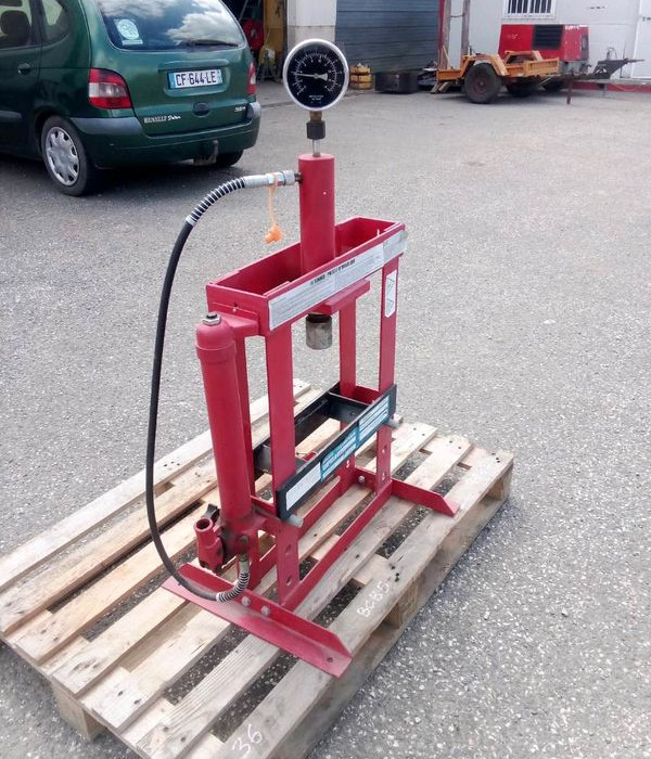 Materiel d' atelier Pour metal , bois, etc - Garāžu aprīkojums: foto 4 Materiel d' atelier Pour metal , bois, etc - Garāžu aprīkojums: foto 4