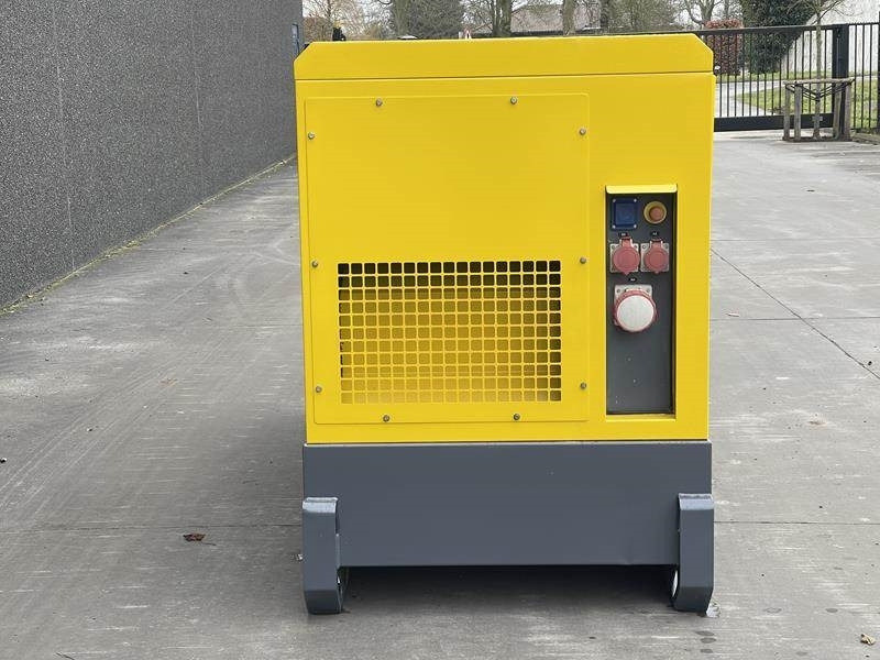 Atlas-Copco QAS 100 - Elektroģenerators: foto 3 Atlas-Copco QAS 100 - Elektroģenerators: foto 3
