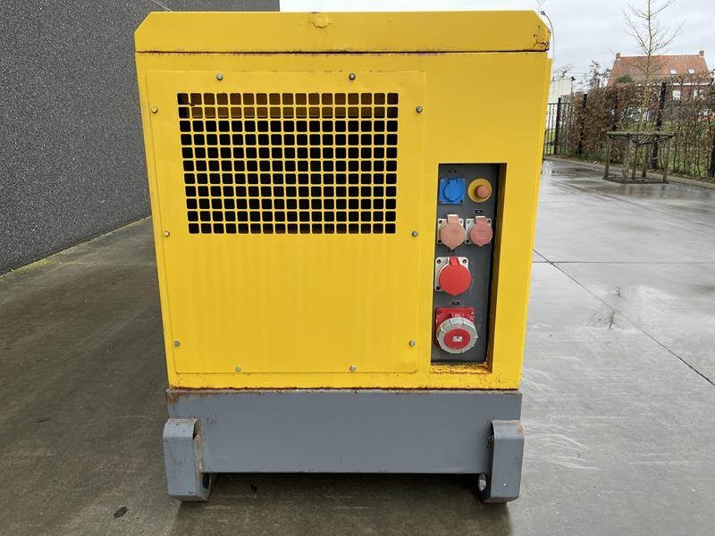 Atlas-Copco QAS 100 - Elektroģenerators: foto 4 Atlas-Copco QAS 100 - Elektroģenerators: foto 4